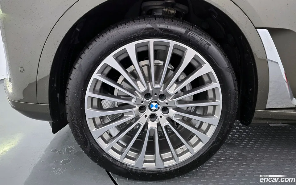 BMW X7 xDrive 40i 6 2022 — миниатюра 2