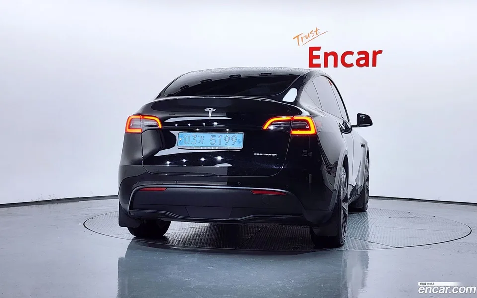 Tesla Model Y AWD 2022 — миниатюра 4