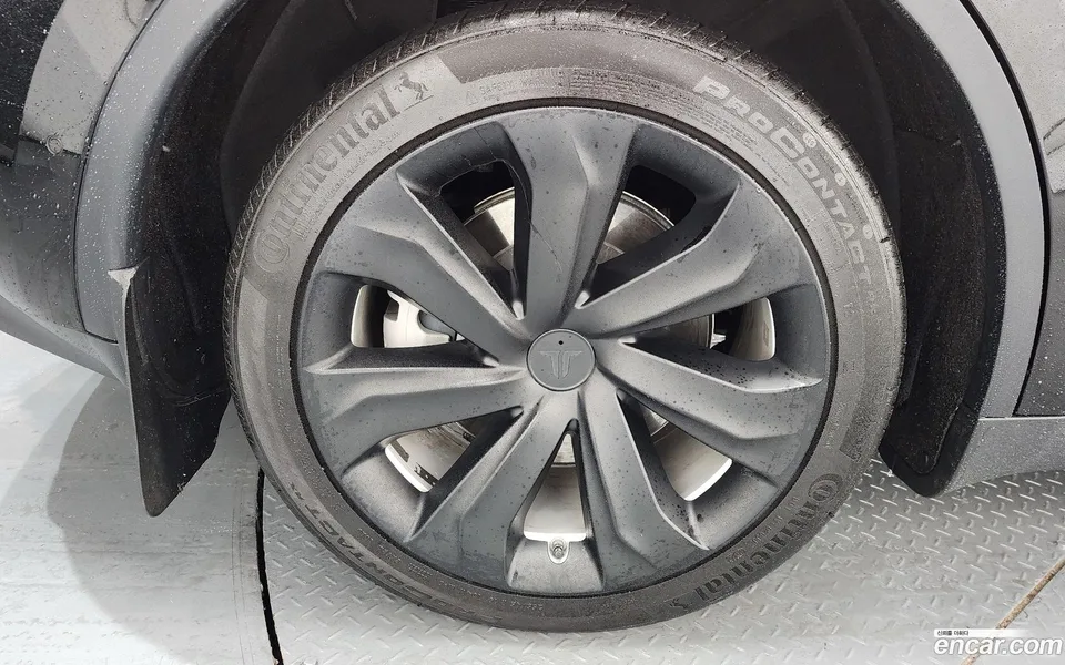 Tesla Model Y AWD 2022 — миниатюра 5