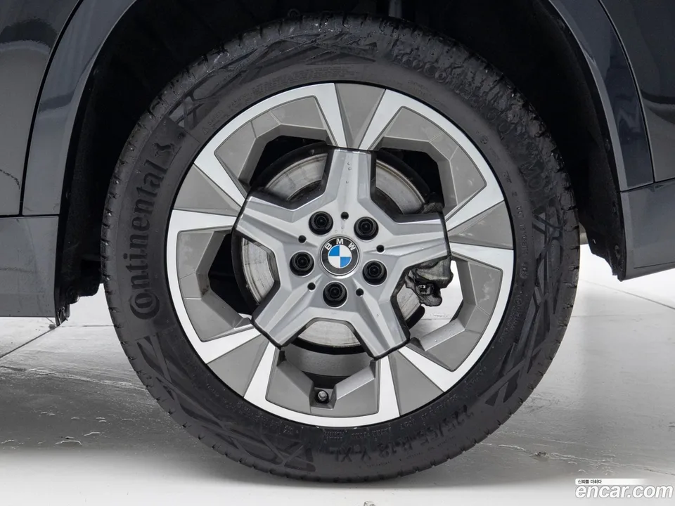 BMW X1 xDrive 20i xLine 2025 — миниатюра 2