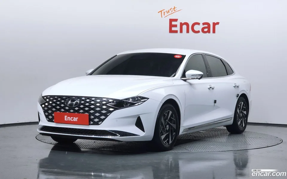 Hyundai Grandeur IG Hybrid 2022 — фото 1, купить с доставкой в Москву