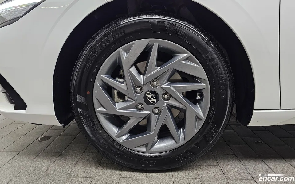 Hyundai Avante CN7 1.6 2023 — миниатюра 2