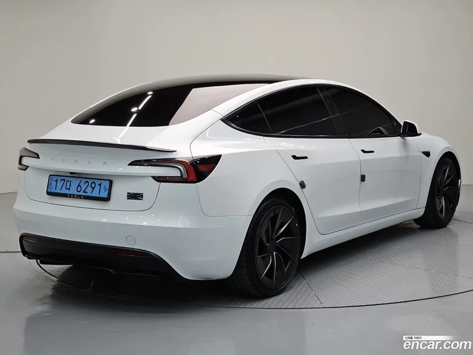 Tesla Model 3 AWD 2024 — миниатюра 4
