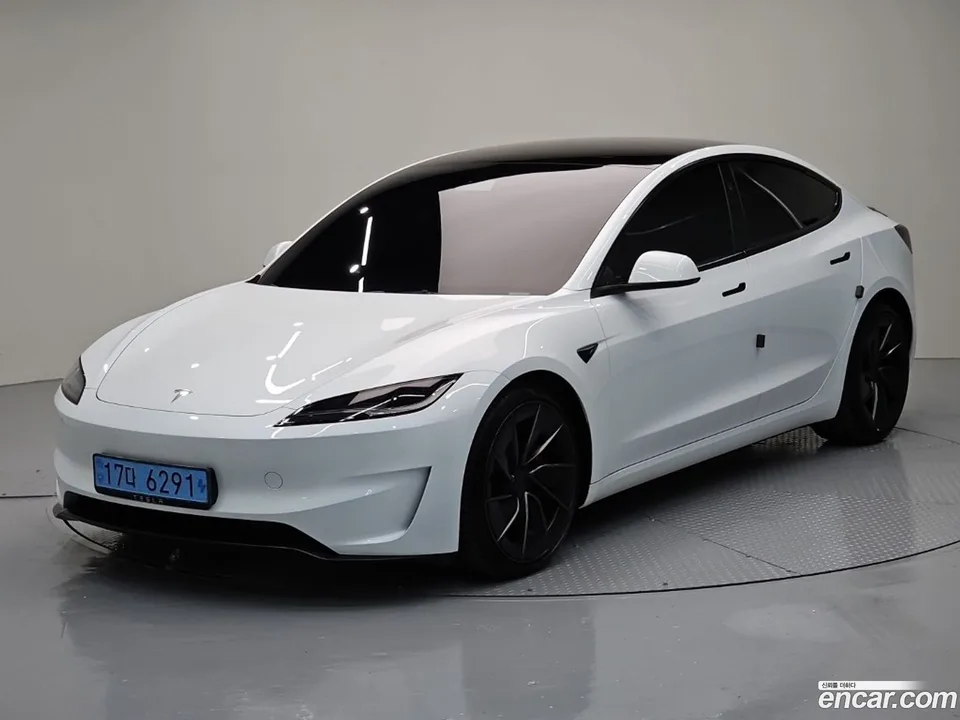 Tesla Model 3 2024