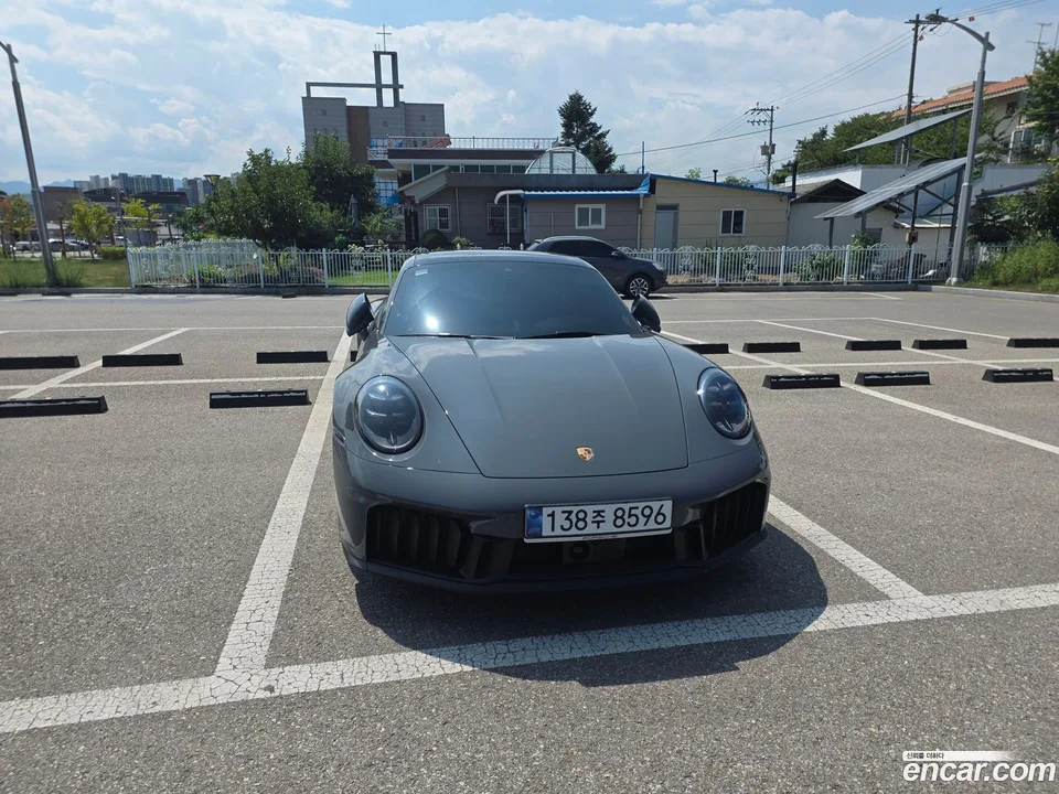 Porsche 911 (992) GTS 2025 — миниатюра 3