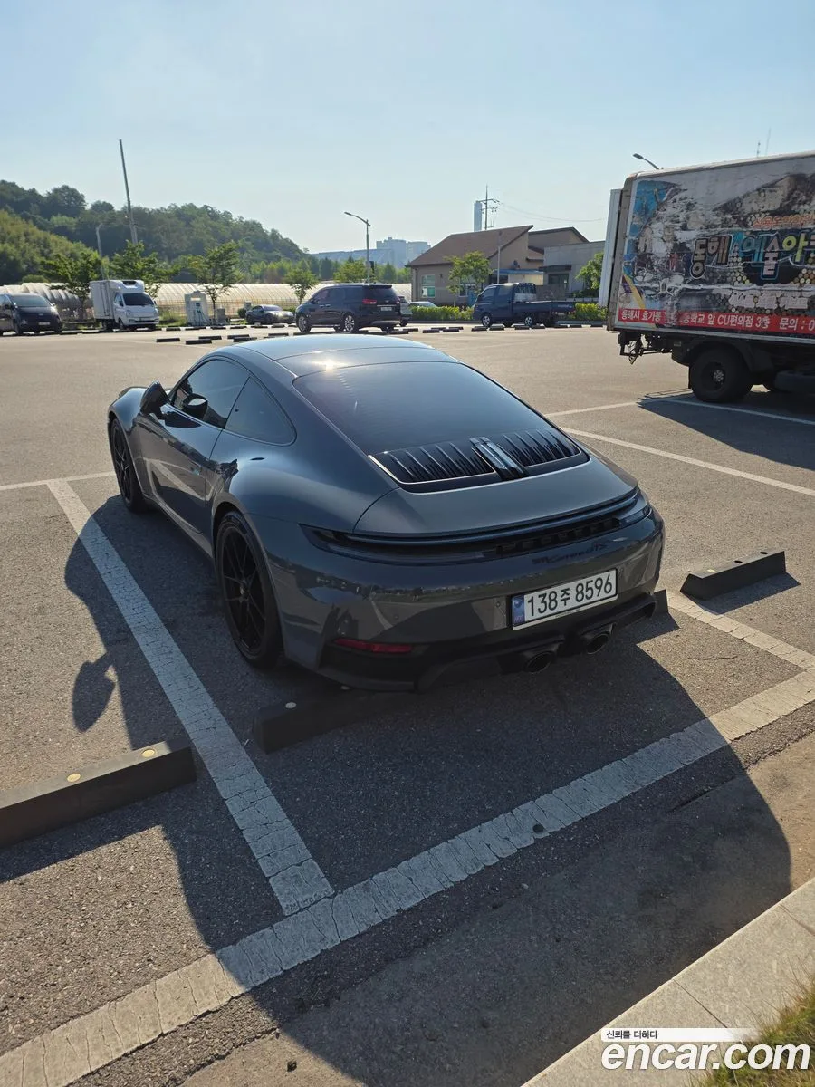 Porsche 911 (992) GTS 2025 — миниатюра 4