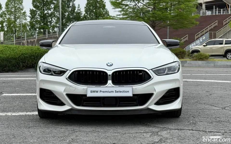 BMW 8 Series M850i xDrive 2023 — миниатюра 3