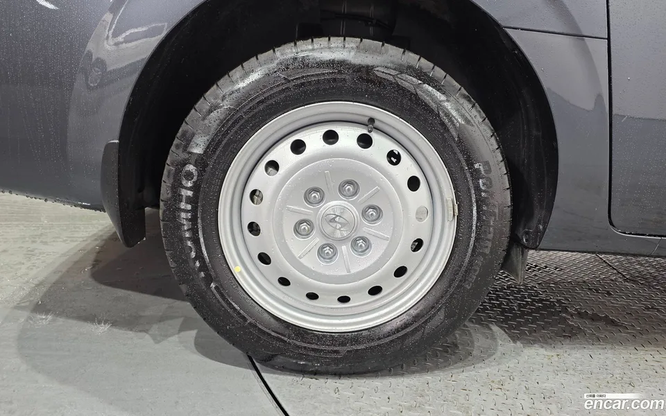 Hyundai Staria 3 2024 — thumbnail 5