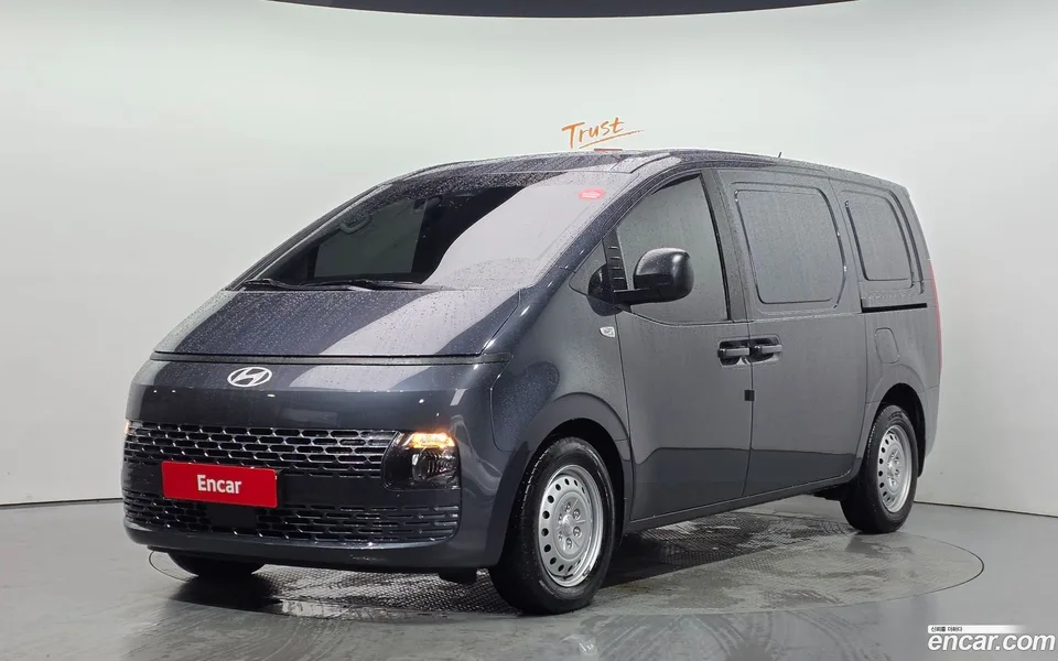 Hyundai Staria 3 2024 — photo 1, buy with delivery to Moscow