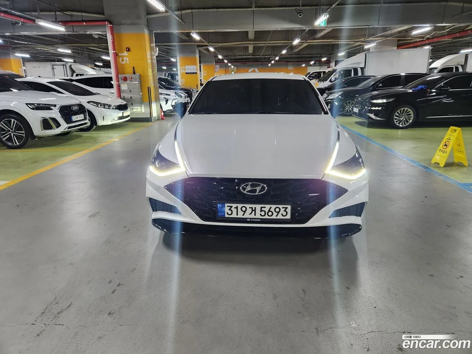 Hyundai Sonata 2.0 2022 — фото 1, купить с доставкой в Москву