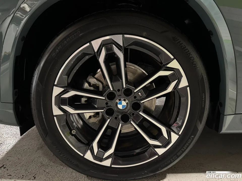 BMW X1 xDrive 20i M 2025 — thumbnail 2