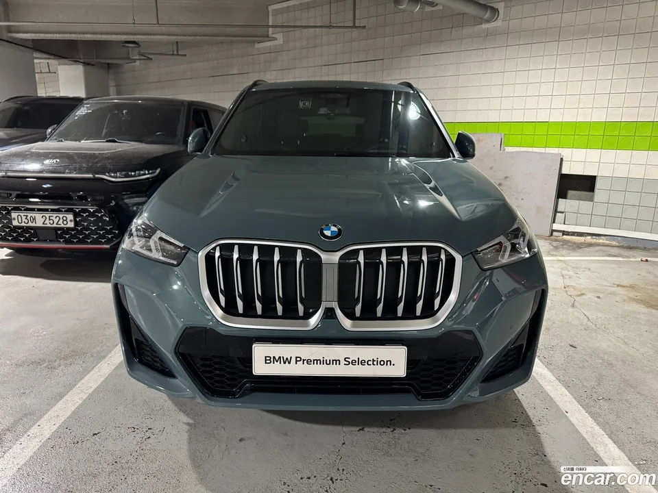 BMW X1 xDrive 20i M 2025 — thumbnail 3