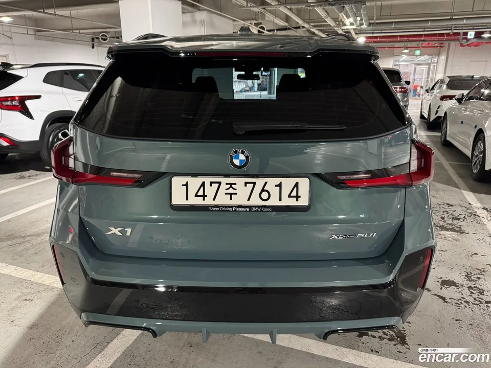 BMW X1 xDrive 20i M 2025 — thumbnail 4