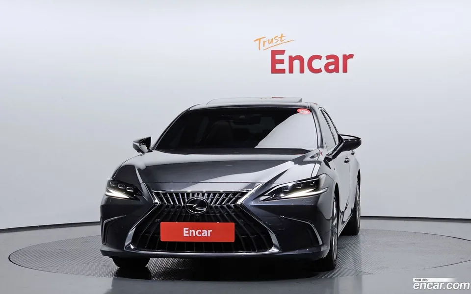 Lexus ES 300h 2023 — миниатюра 3
