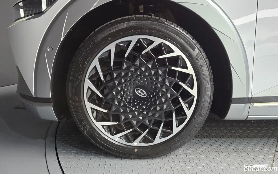 Hyundai Ioniq 5 2024 — thumbnail 5