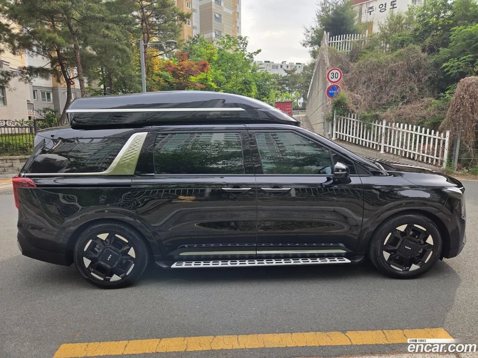 Kia Carnival 4 2024 — thumbnail 3