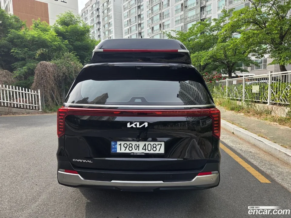 Kia Carnival 4 2024 — thumbnail 4