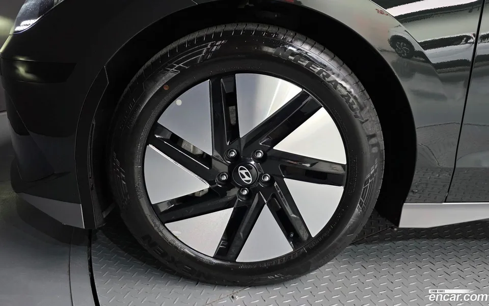 Hyundai Ioniq 6 2023 — thumbnail 2