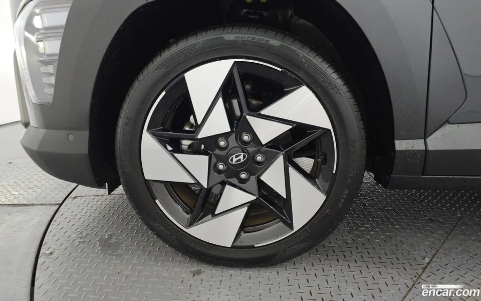 Hyundai Kona 1.6 2WD 2023 — миниатюра 2