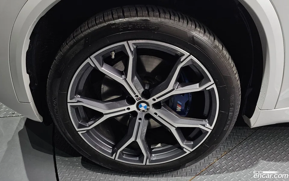 BMW X5 xDrive 40i M 2025 — миниатюра 2