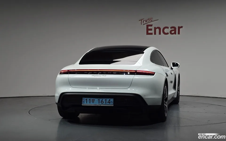 Porsche Taycan 4S 2022 — миниатюра 4