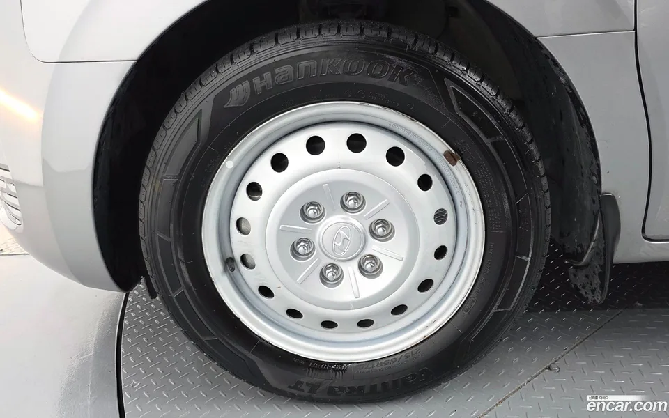 Hyundai Staria 5 2022 — thumbnail 2