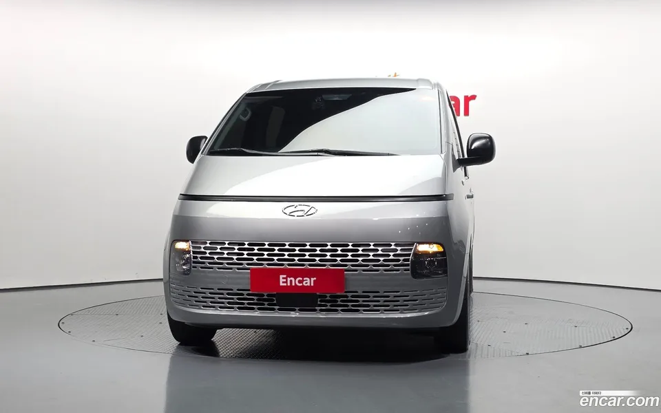Hyundai Staria 5 2022 — thumbnail 3