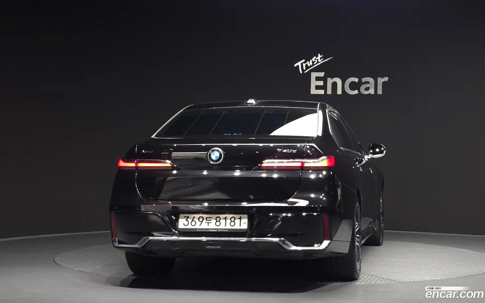 BMW 7 Series 740d xDrive M 2024 — миниатюра 4
