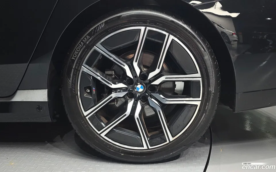 BMW 7 Series 740d xDrive M 2024 — миниатюра 5