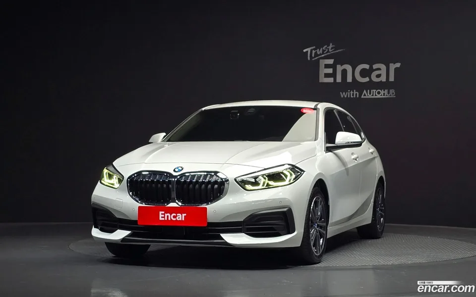 BMW 1 Series 120i 2022 — thumbnail 3