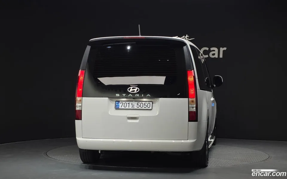 Hyundai Staria L3.5 11 2024 — миниатюра 4