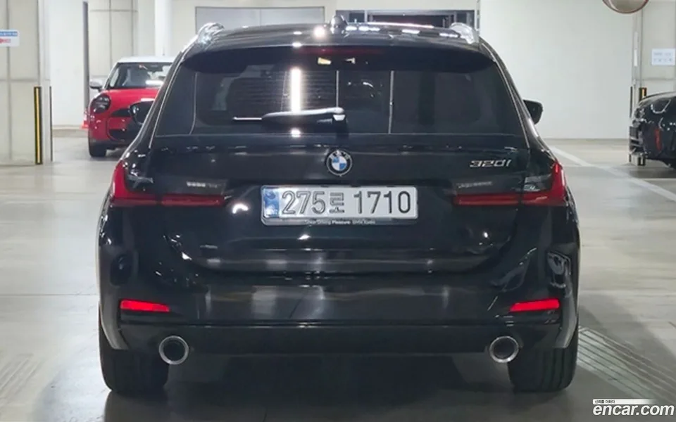 BMW 3 Series 320i 2025 — thumbnail 4