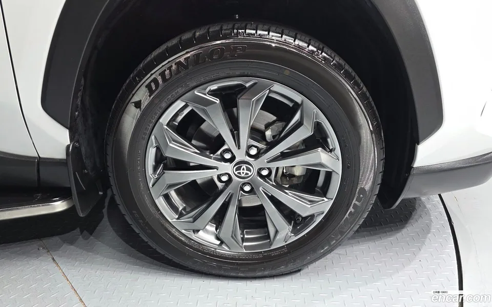 Toyota RAV4 2.5 4WD LTD 2024 — миниатюра 2