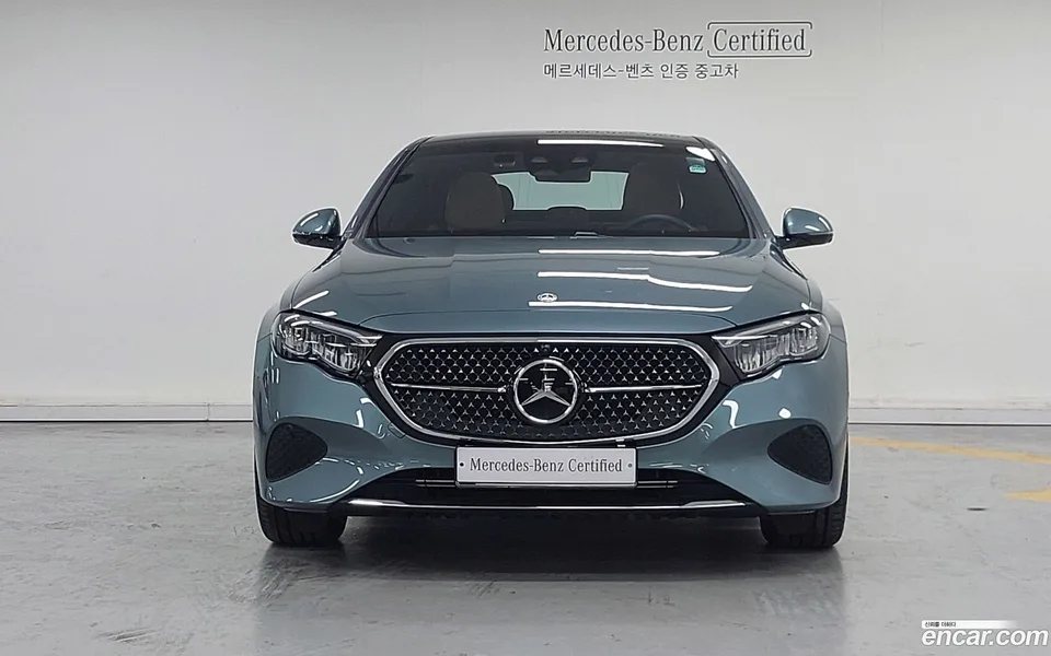 Mercedes-Benz E-Class E200 2025 — миниатюра 3