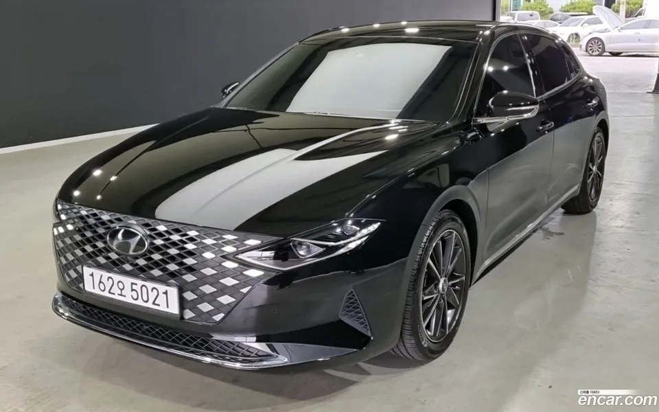 Hyundai Grandeur IG 2.5 2022 — photo 1, buy with delivery to Moscow
