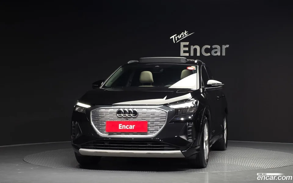 Audi Q4 e-tron 40 2023 — миниатюра 3