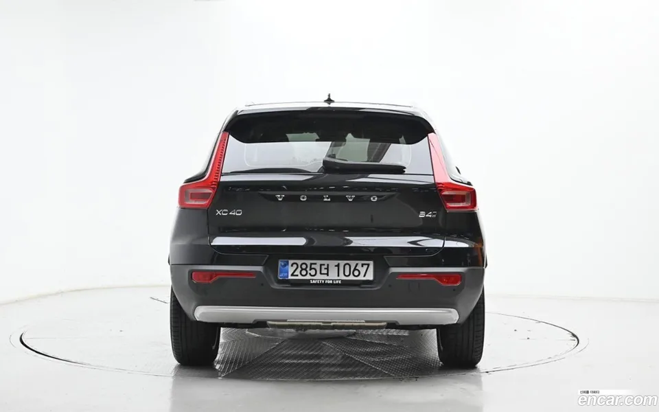 Volvo XC40 B4 2025 — миниатюра 4