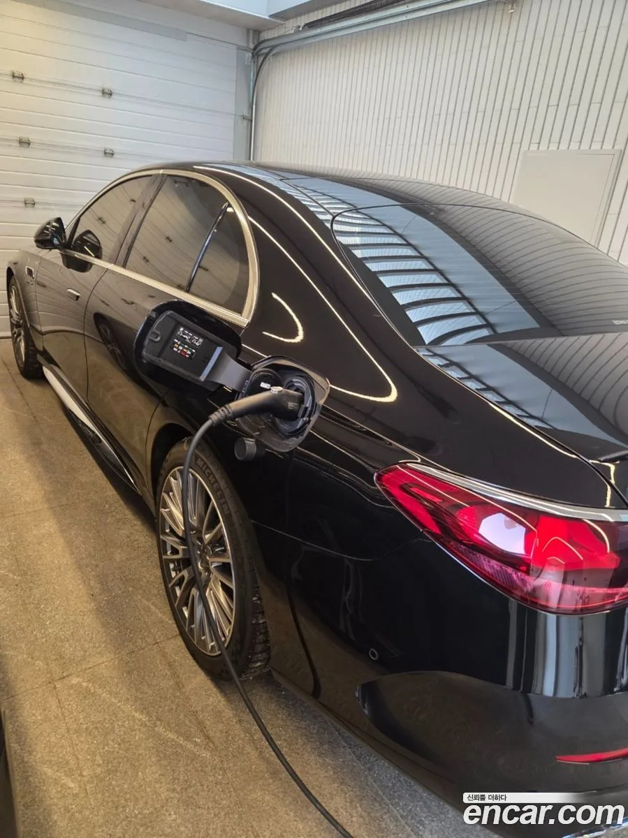 Mercedes-Benz E-Class AMG E53e 4MATIC+ 2025 — миниатюра 4