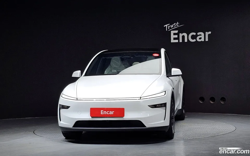 Tesla Model Y L AWD 2026 — миниатюра 3