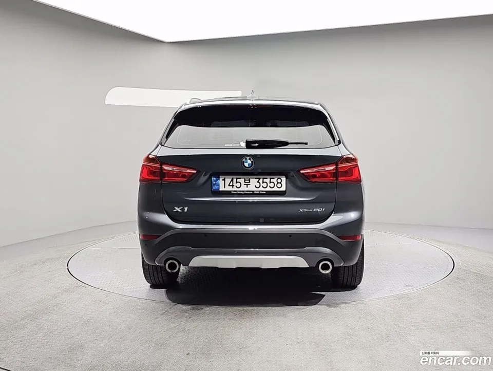 BMW X1 xDrive 20i xLine 2022 — миниатюра 4