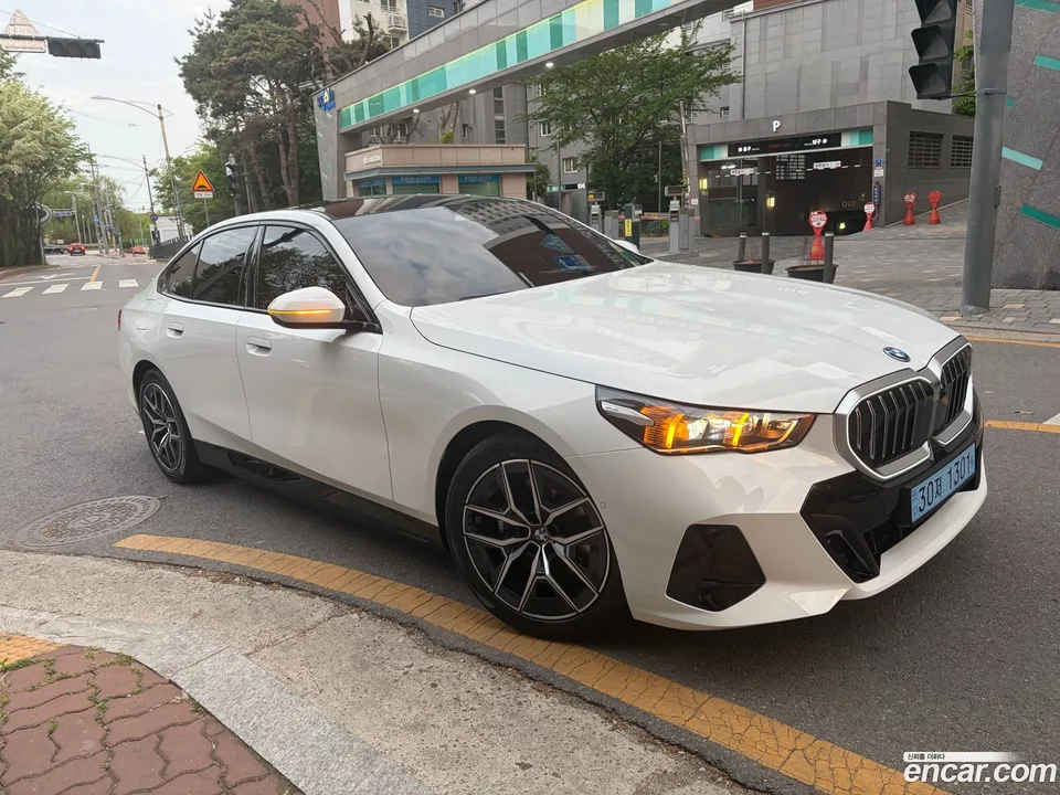 BMW i5 eDrive 40 M 2026 — миниатюра 3