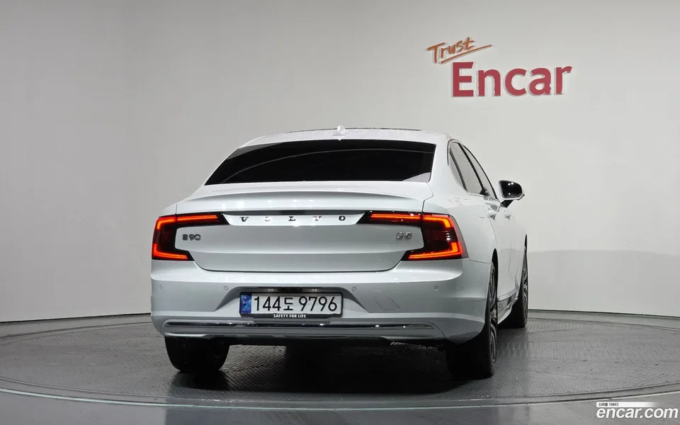 Volvo S90 B5 2024 — миниатюра 4