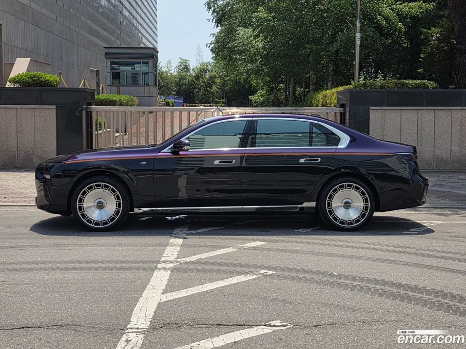 BMW 7 Series 740i xDrive M 2024 — миниатюра 2