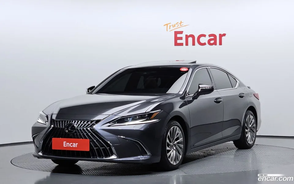 Lexus ES 300h 2023
