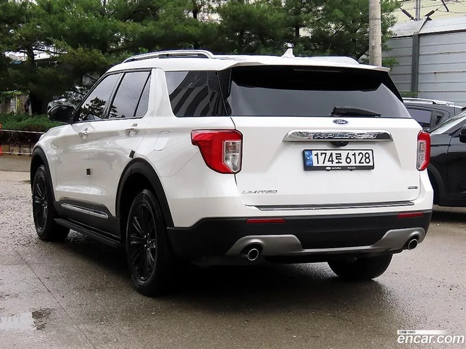 Ford Explorer 3.3 2022 — миниатюра 3