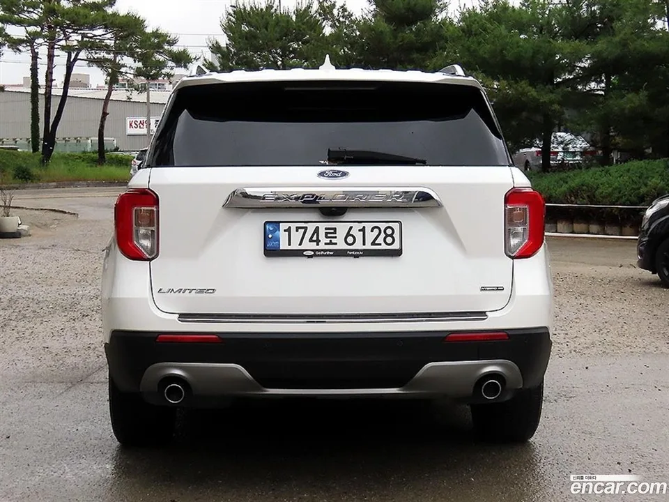 Ford Explorer 3.3 2022 — миниатюра 4