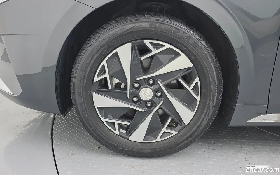 Hyundai Grandeur IG Hybrid 2022 — thumbnail 2