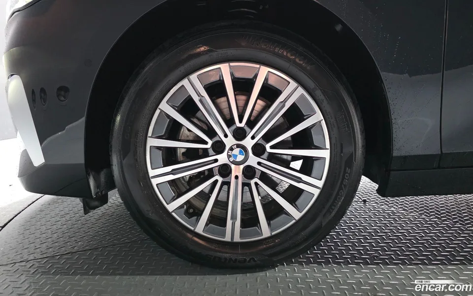 BMW 2 Series Active Tourer 220i 2023 — миниатюра 2