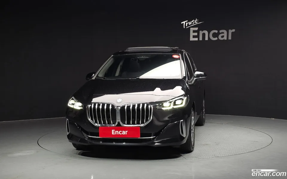 BMW 2 Series Active Tourer 220i 2023 — миниатюра 3