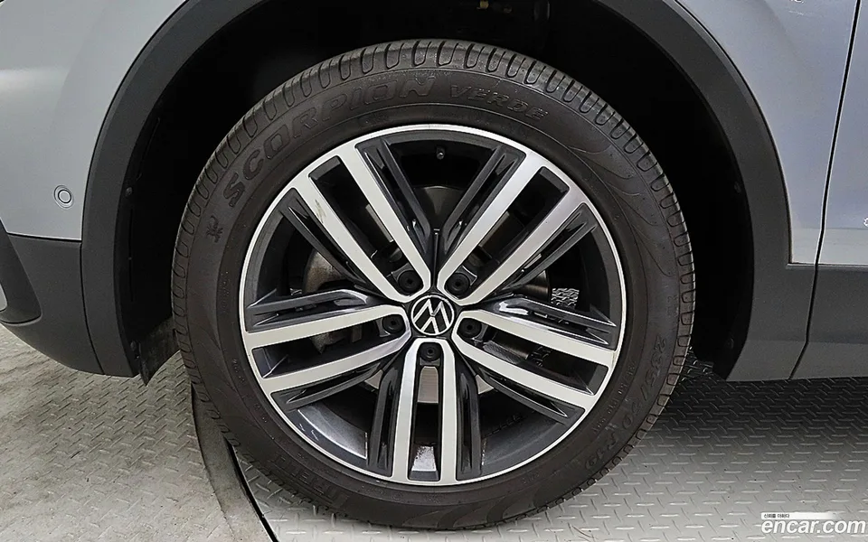 Volkswagen Tiguan Allspace 2.0 TSI 2022 — миниатюра 2